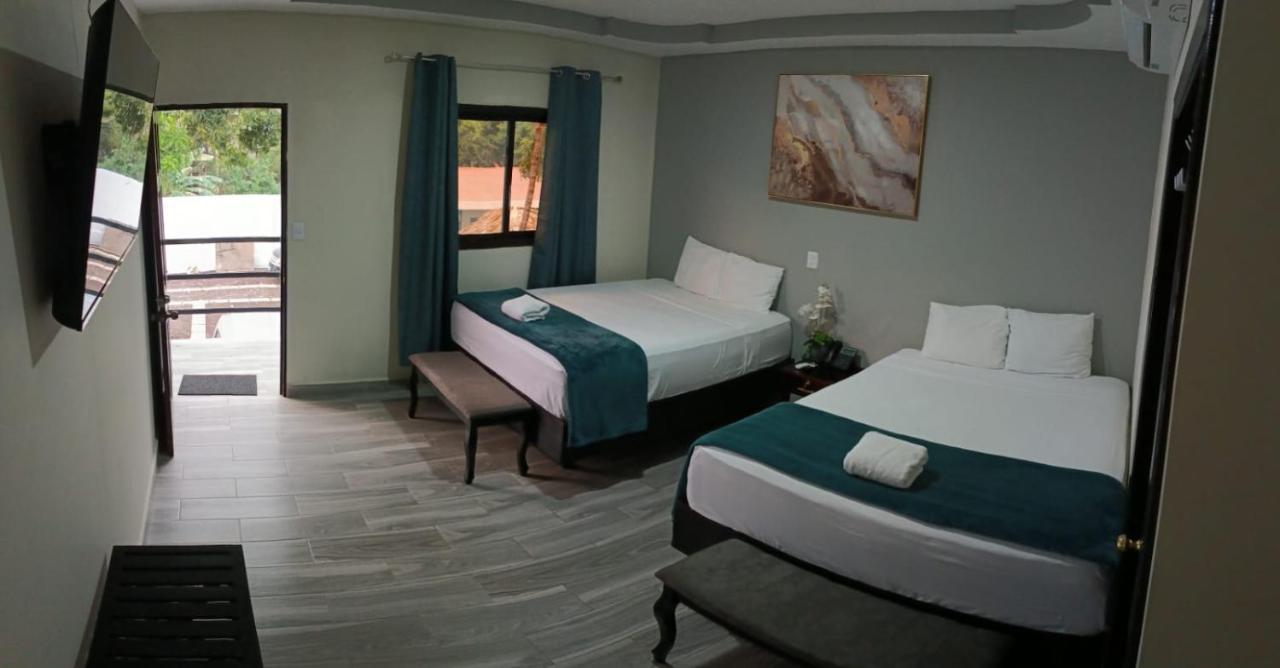 Mi Tierra Hotel Y Restaurante San Luis ภายนอก รูปภาพ