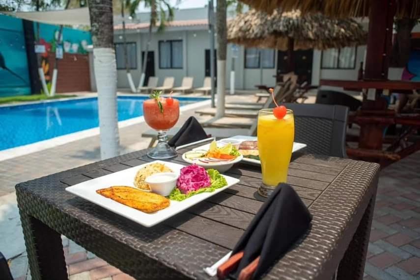 Mi Tierra Hotel Y Restaurante San Luis ภายนอก รูปภาพ